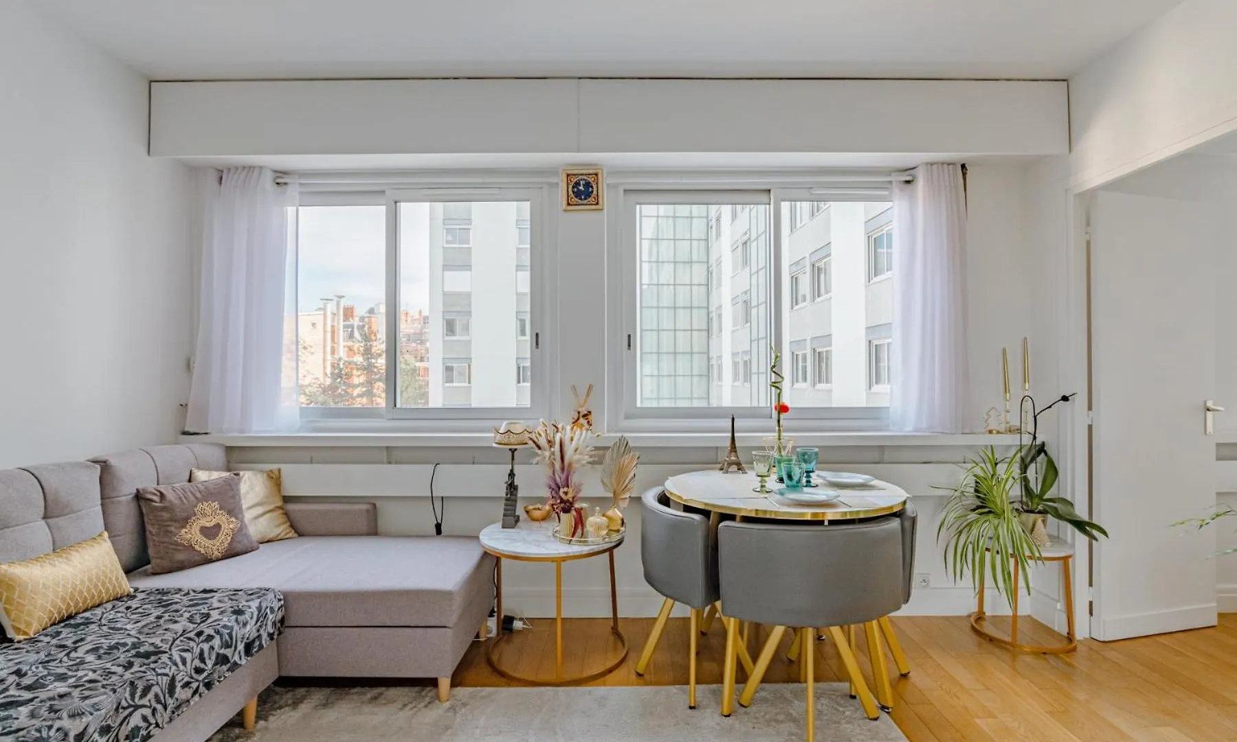 Appartement With Eiffel Tower View! Paris 0*,  Fransa